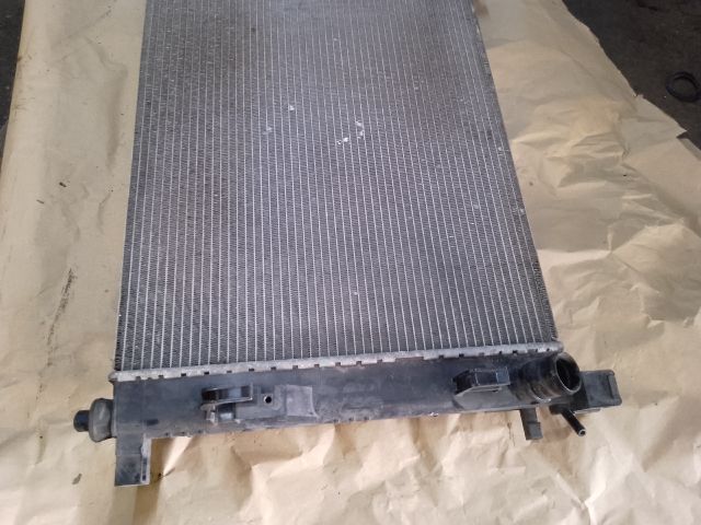 bontott DACIA DUSTER Vízhűtő Radiátor (Klímás)