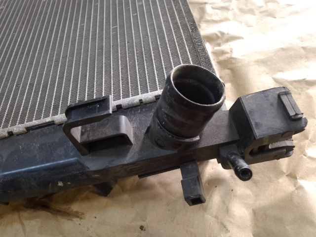 bontott DACIA DUSTER Vízhűtő Radiátor (Klímás)