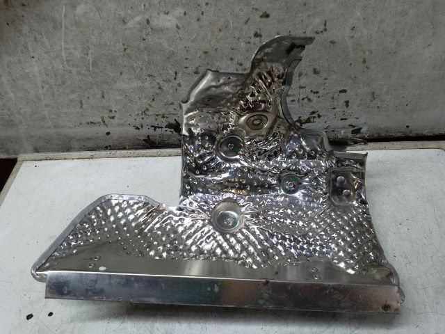 bontott DACIA DUSTER Leömlő Hővédő Lemez