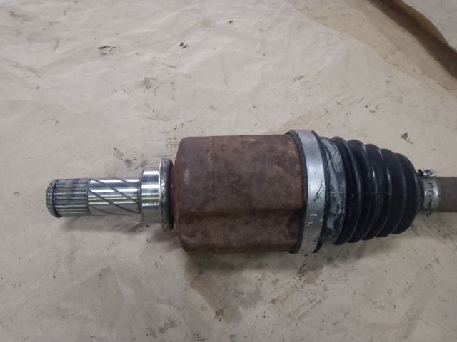 bontott DACIA DUSTER Bal Féltengely