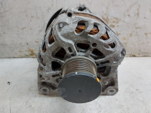 bontott DACIA DUSTER Generátor