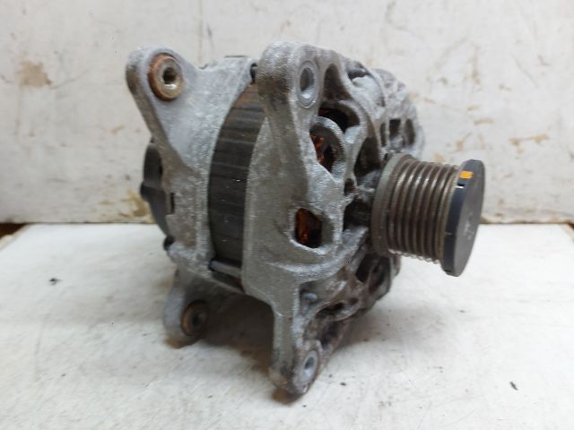 bontott DACIA DUSTER Generátor