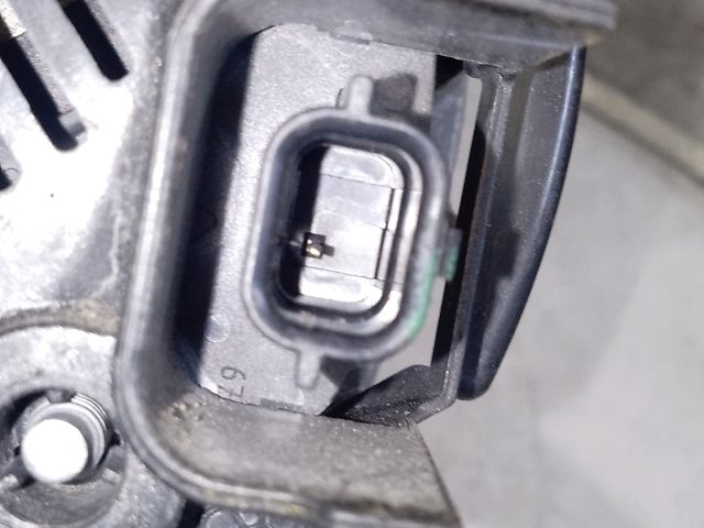 bontott DACIA DUSTER Generátor