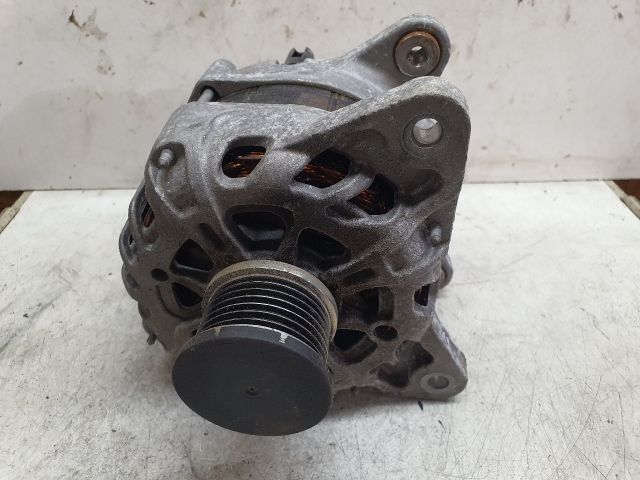 bontott DACIA DUSTER Generátor