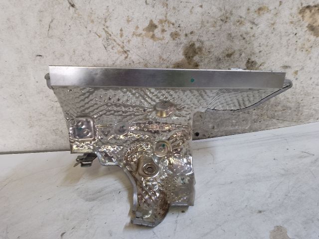 bontott DACIA DUSTER Leömlő Hővédő Lemez