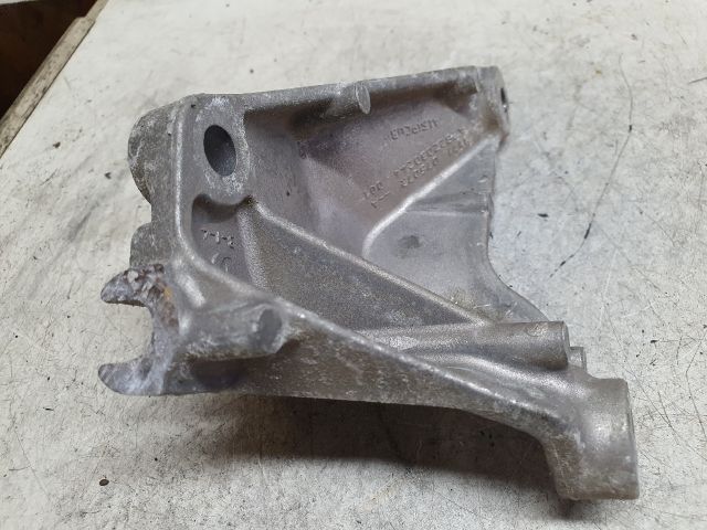 bontott DACIA DUSTER Motor Tartó Bak (Fém)