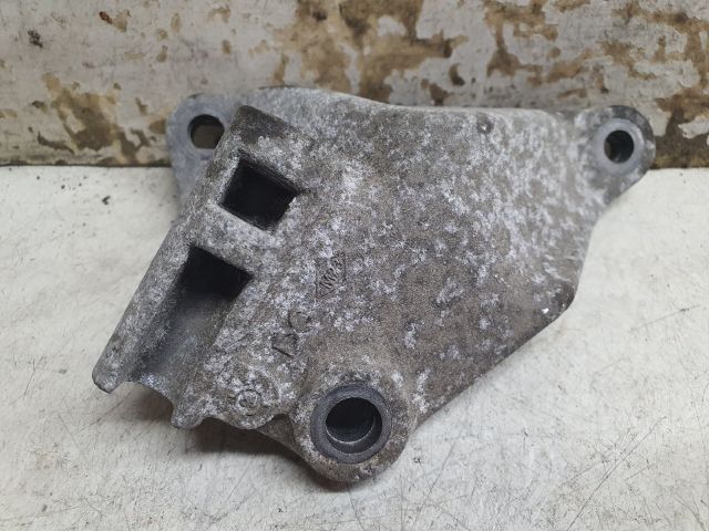 bontott DACIA DUSTER Motor Tartó Bak (Fém)