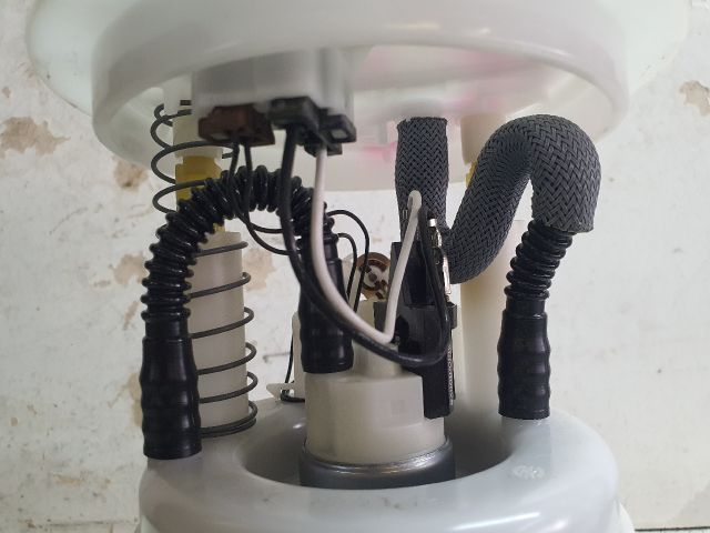 bontott DACIA DUSTER Üzemanyag Szivattyú