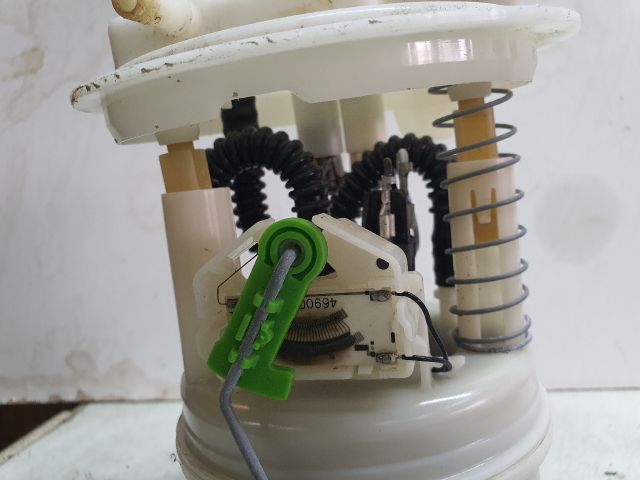 bontott DACIA DUSTER Üzemanyag Szivattyú