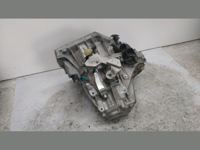 bontott DACIA DUSTER Váltó (Mechanikus)
