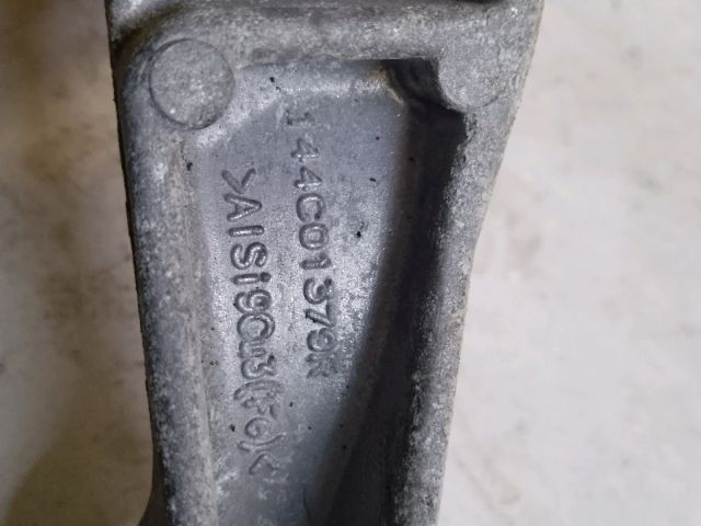 bontott DACIA DUSTER Vízcső Tartó Bak