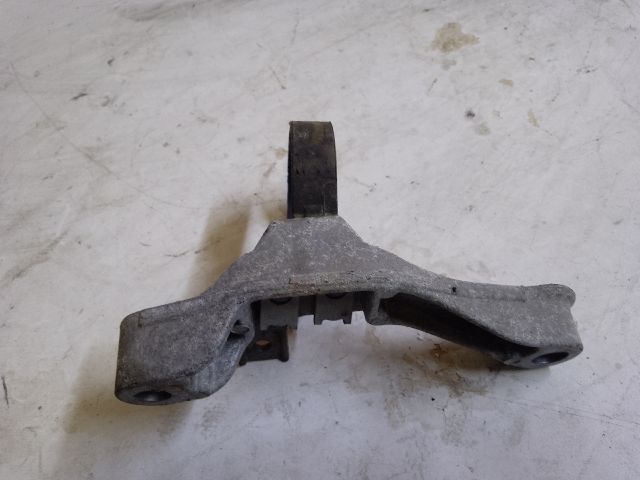 bontott DACIA DUSTER Vízcső Tartó Bak