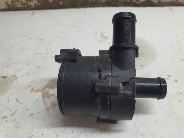 bontott DACIA DUSTER Vízpumpa