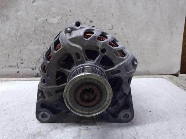 bontott DACIA DUSTER Generátor