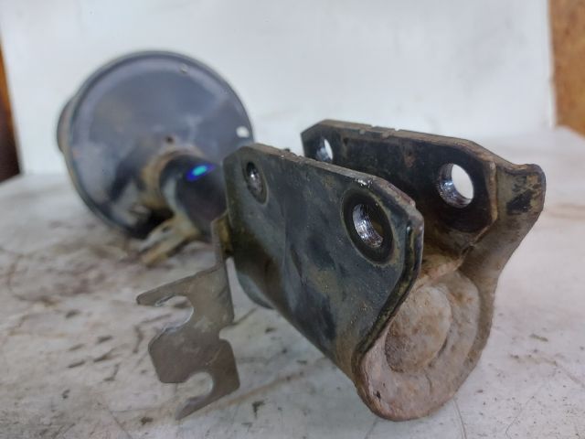 bontott DACIA DUSTER Bal első Gólyaláb (Lengécsillapító, Rugó)