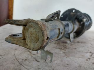 bontott DACIA DUSTER Bal első Gólyaláb (Lengécsillapító, Rugó)