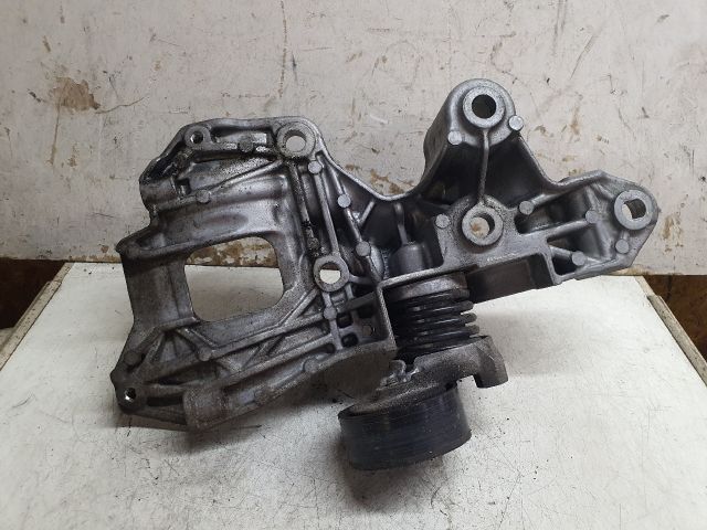 bontott DACIA DUSTER Generátor Tartó Bak