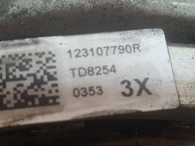 bontott DACIA DUSTER Kuplung Szett Lendkerékkel