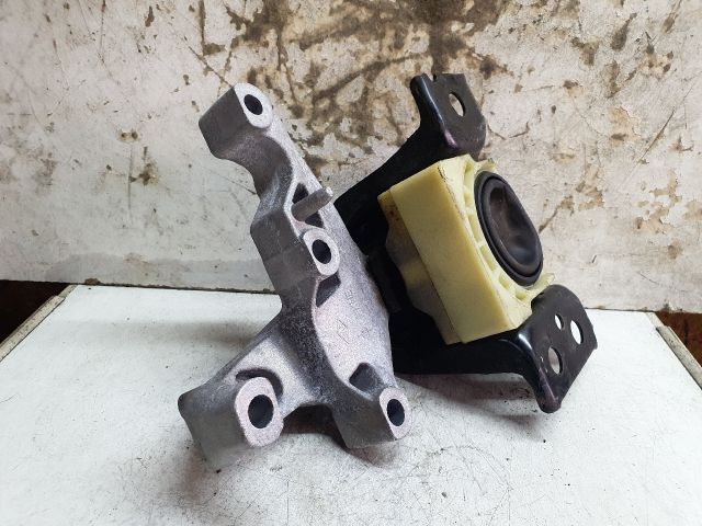 bontott DACIA DUSTER Motor Tartó Bak (Fém)