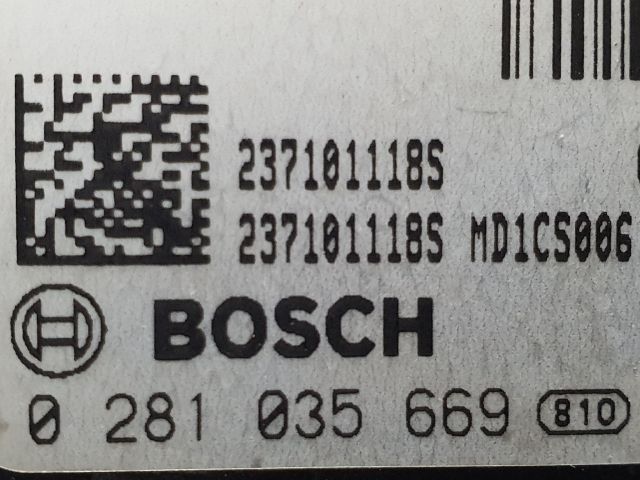 bontott DACIA DUSTER Motorvezérlő