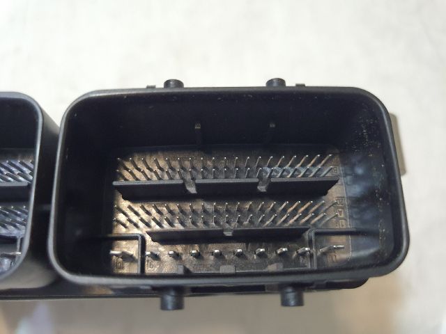 bontott DACIA DUSTER Motorvezérlő