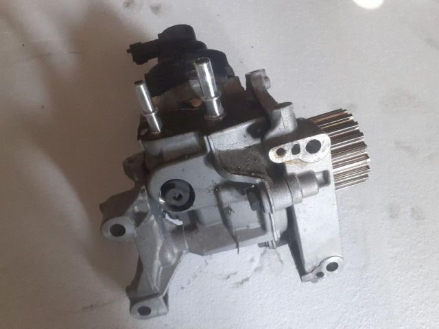 bontott DACIA DUSTER Nagynyomású Szivattyú