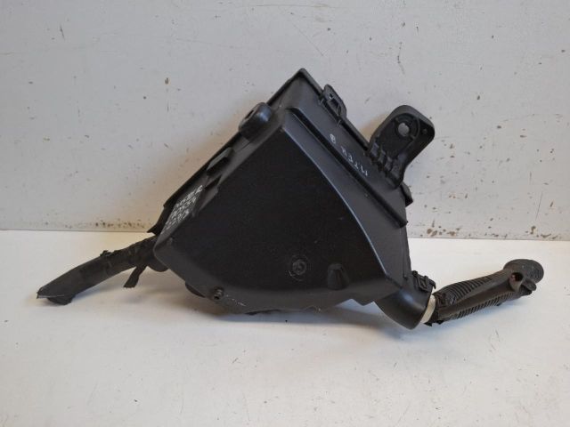 bontott DACIA DUSTER Biztosítéktábla Motortér