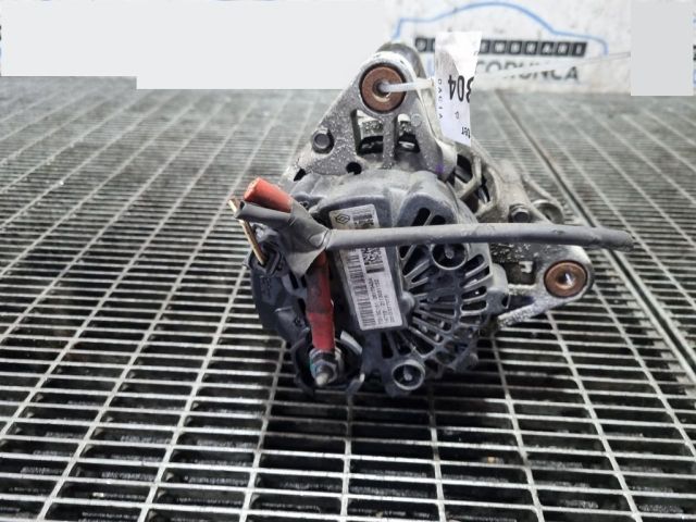 bontott DACIA DUSTER Generátor