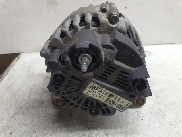 bontott DACIA DUSTER Generátor