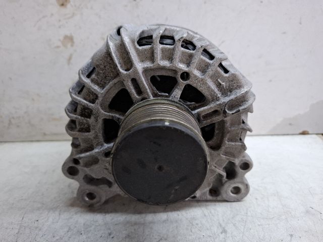 bontott DACIA DUSTER Generátor