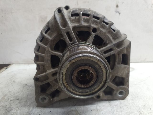 bontott DACIA DUSTER Generátor