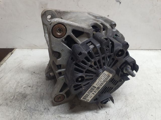 bontott DACIA DUSTER Generátor