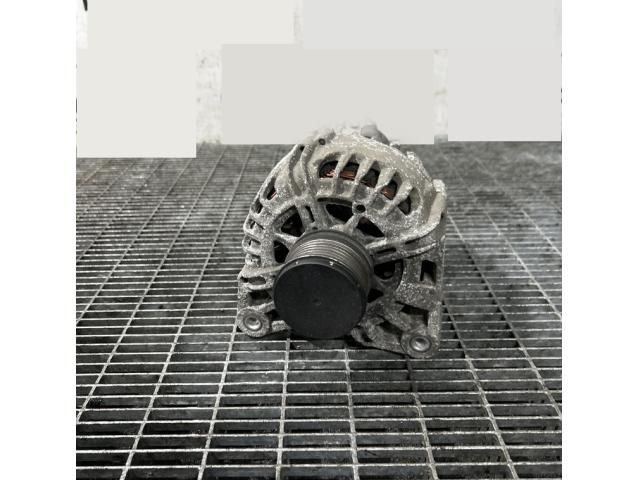 bontott DACIA DUSTER Generátor