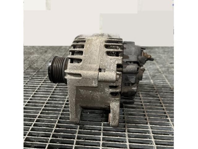 bontott DACIA DUSTER Generátor