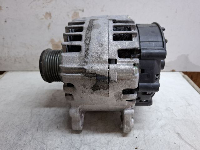 bontott DACIA DUSTER Generátor