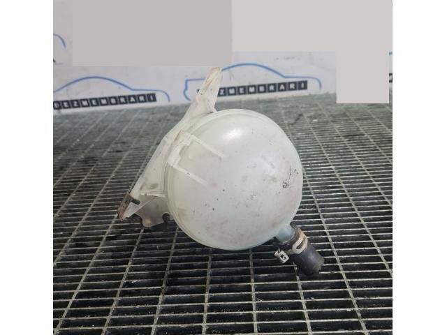 bontott DACIA DUSTER Kiegyenlítő Tartály