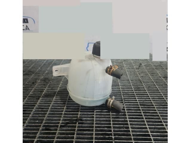 bontott DACIA DUSTER Kiegyenlítő Tartály