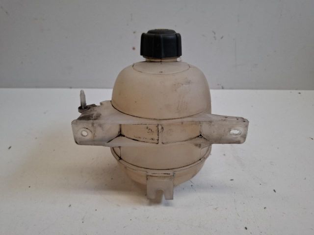 bontott DACIA DUSTER Kiegyenlítő Tartály