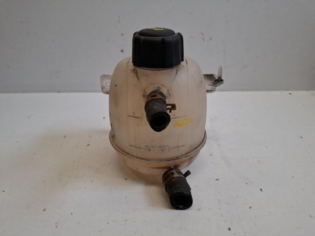 bontott DACIA DUSTER Kiegyenlítő Tartály