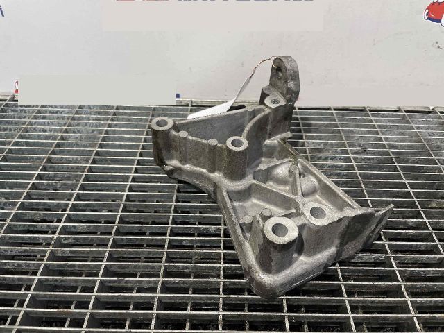 bontott DACIA DUSTER Motor Tartó Bak (Pozíciófüggetlen)