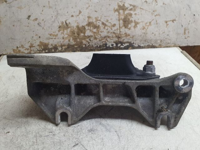 bontott DACIA DUSTER Váltó Tartó Bak (Pozíciófüggetlen)