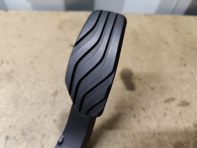 bontott DACIA DUSTER Gázpedál (Elektromos)