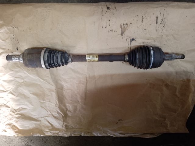 bontott DACIA DUSTER Bal Féltengely