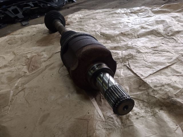 bontott DACIA DUSTER Bal Féltengely