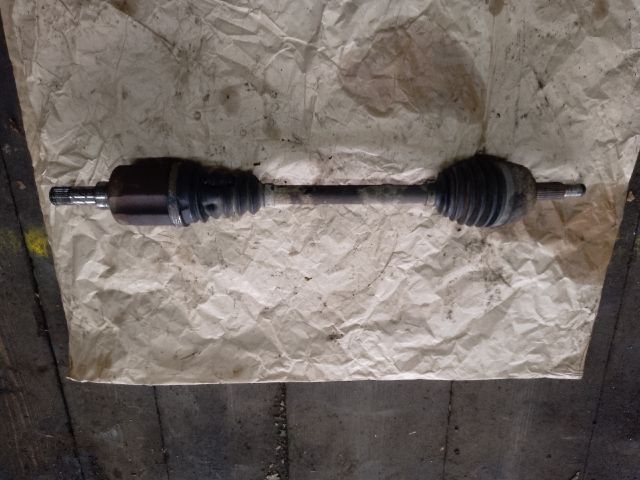 bontott DACIA DUSTER Bal Féltengely