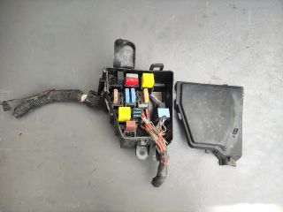 bontott DACIA DUSTER Biztosítéktábla Motortér