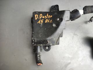 bontott DACIA DUSTER Biztosítéktábla Motortér