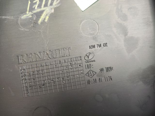 bontott DACIA DUSTER Biztosítéktábla Motortér