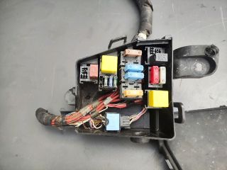 bontott DACIA DUSTER Biztosítéktábla Motortér