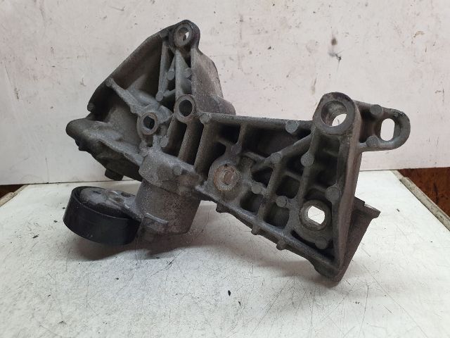 bontott DACIA DUSTER Generátor Tartó Bak